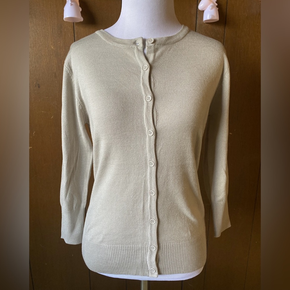 MAK sweater. NWOT. Light grey.